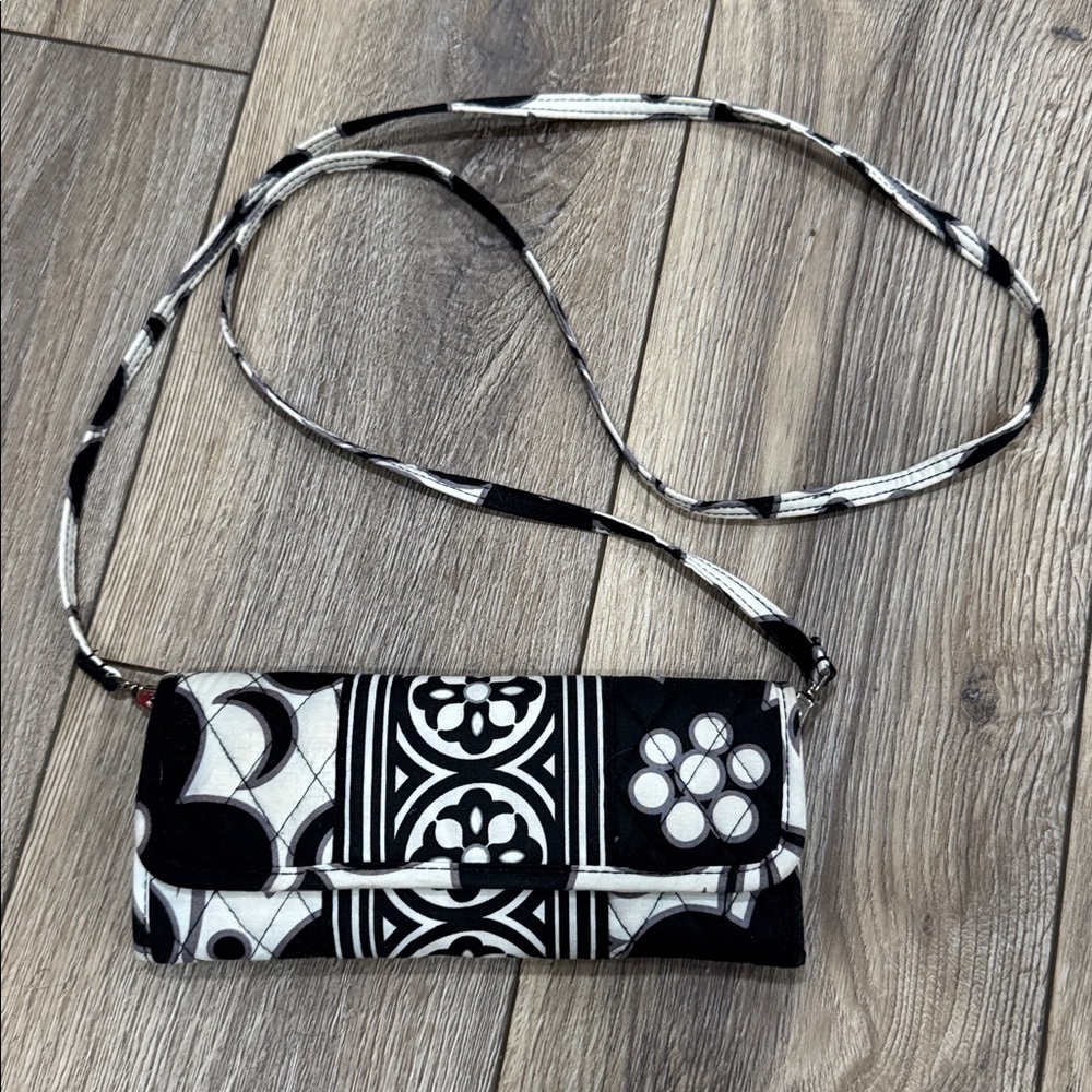 VERA BRADLEY Black White Trifold Wallet Clutch Purse